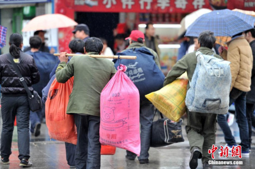 聚焦春節“恐歸族”：近鄉情怯，恐懼何來？(圖)